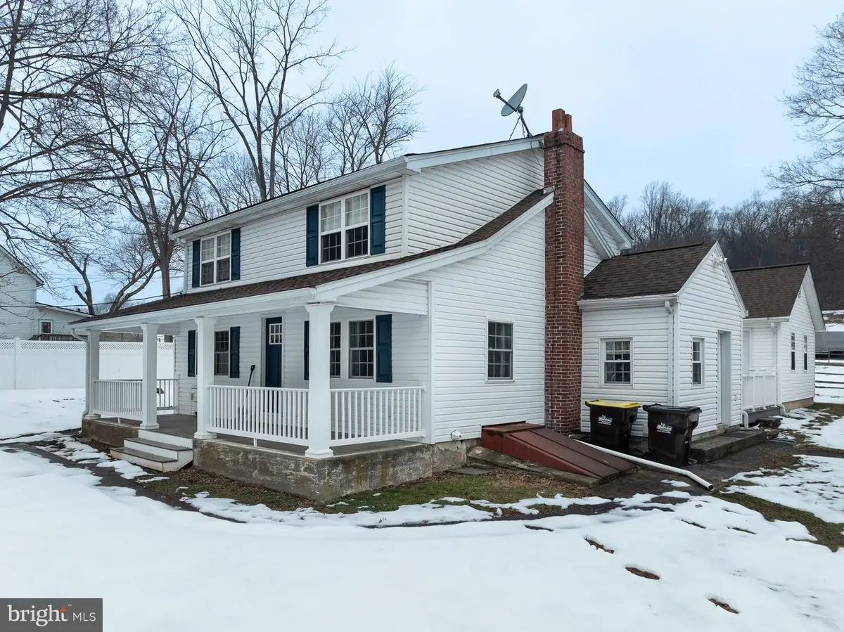 215 Hopewell Rd, Elverson, PA 19520 - #1