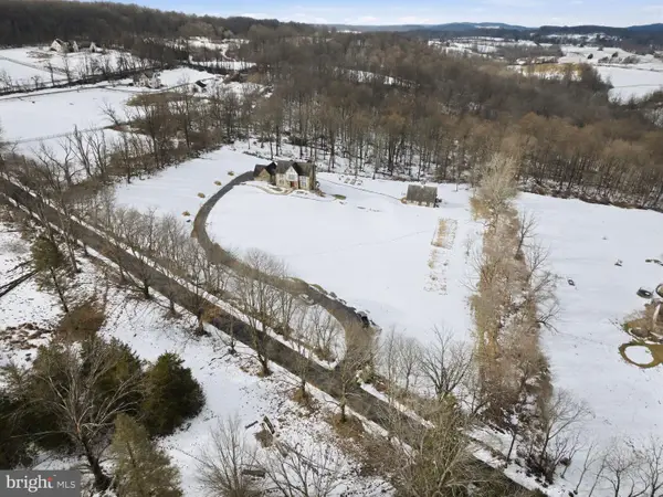 231 Hill Rd, ELVERSON, PA 19520