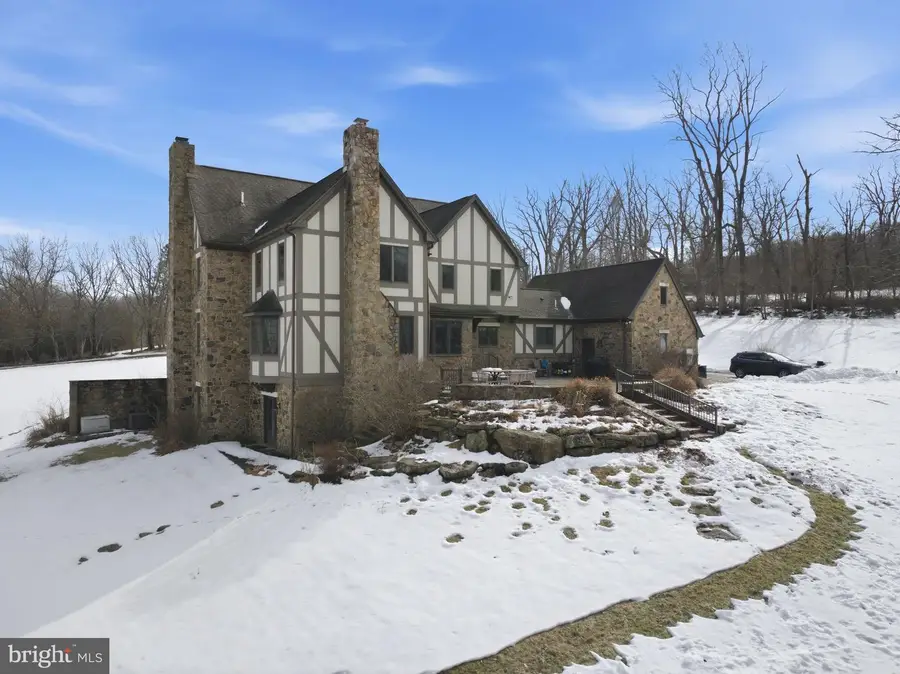231 Hill Rd, Elverson, PA 19520 - #2