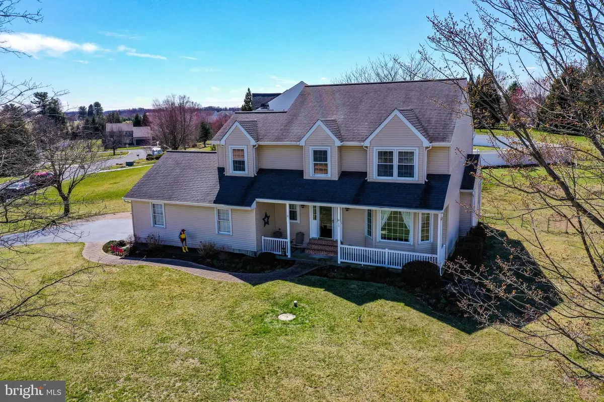 19 Ponds End Dr, Downingtown, PA 19335 - #1