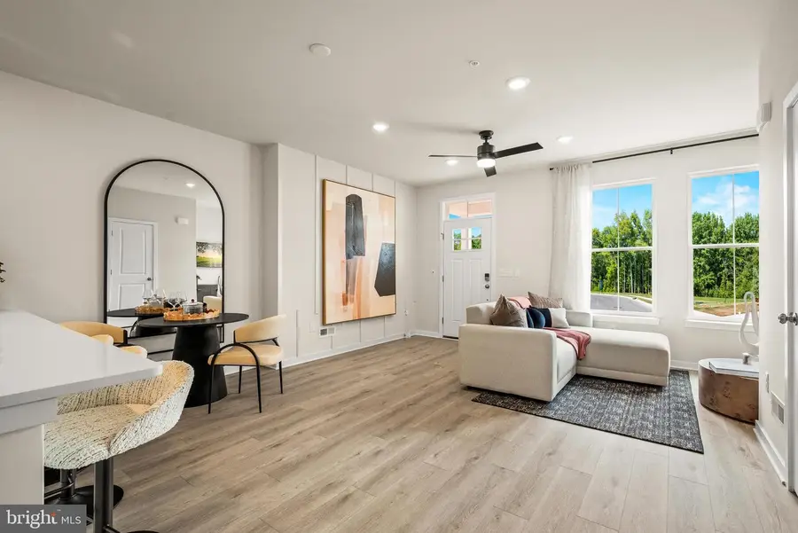 860 Graphite Dr, Phoenixville, PA 19460 - #2