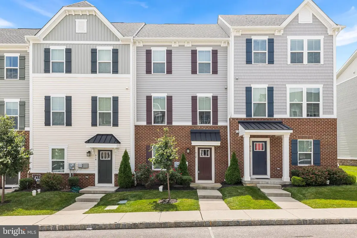 612 Holywell Dr, Malvern, PA 19355 - #1