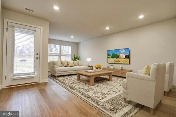 913 Magnolia Ln, SPRING CITY, PA 19475