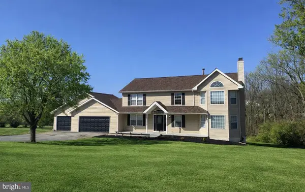 1013 W Bridge St, SPRING CITY, PA 19475