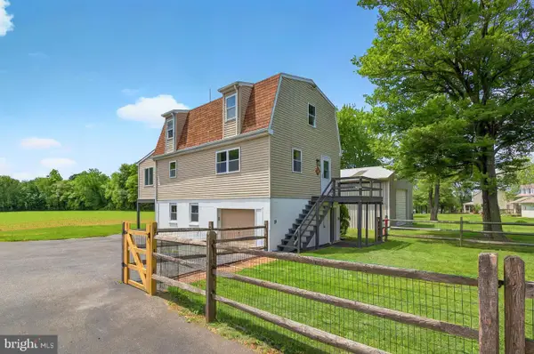 222 Old Racetrack Rd, PARKESBURG, PA 19365