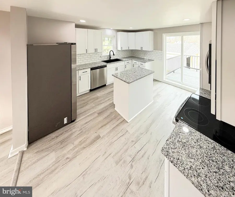 211 Pearl St, Pottstown, PA 19465 - #3