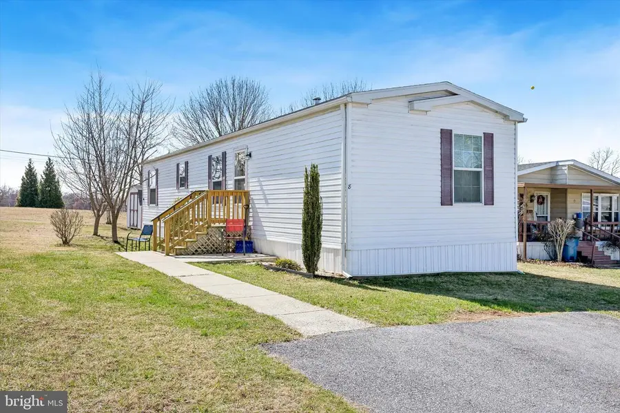 8 Hilltop Dr, West Grove, PA 19390 - #2