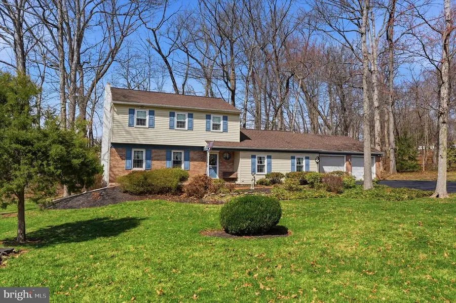 863 Hunters Run Rd, Pottstown, PA 19465 - #2