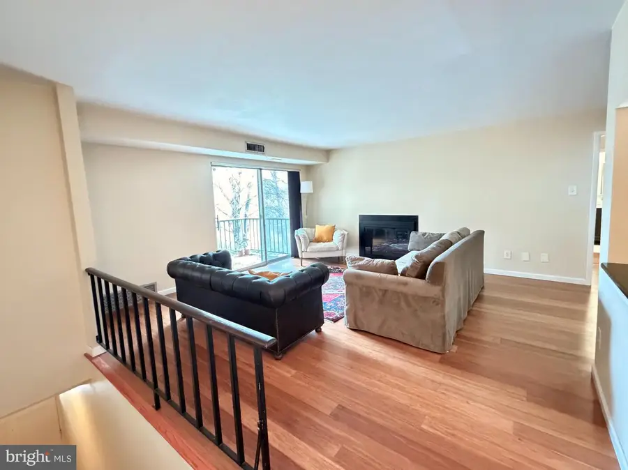 513 Old Forge Xing #513, Devon, PA 19333 - #2