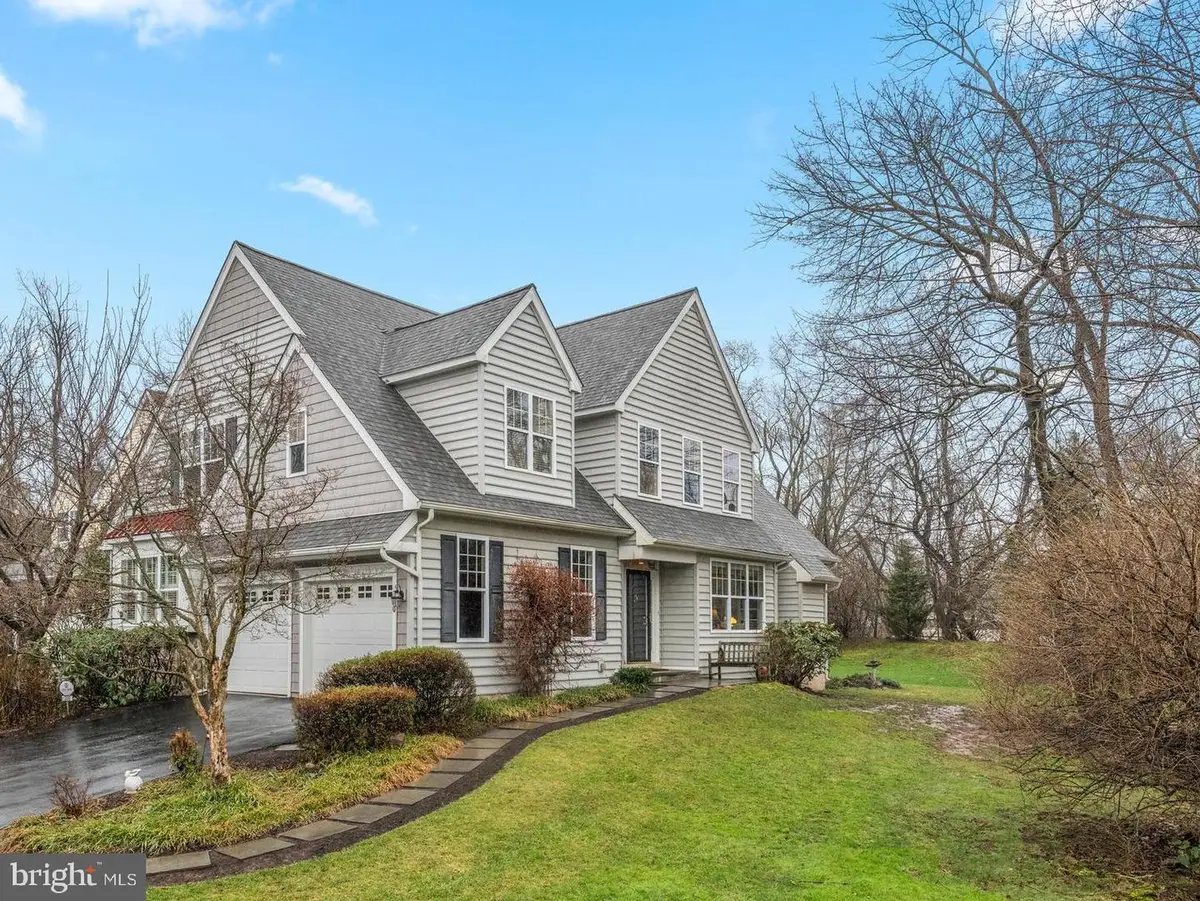 300 Old Barn Cir, Phoenixville, PA 19460 - #1