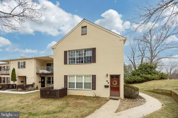 374 Old Forge Xing #374, DEVON, PA 19333