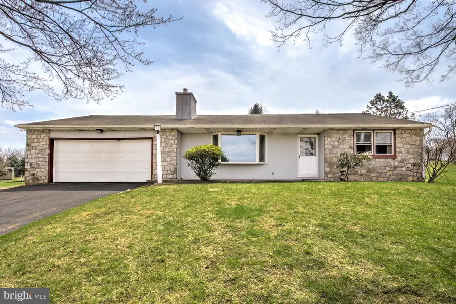 640 Meadow Dr, Honey Brook, PA 19344 - #3