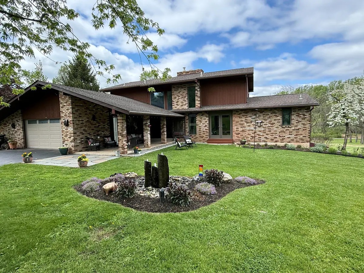 703 Ridge Rd, Pottstown, PA 19465 - #1