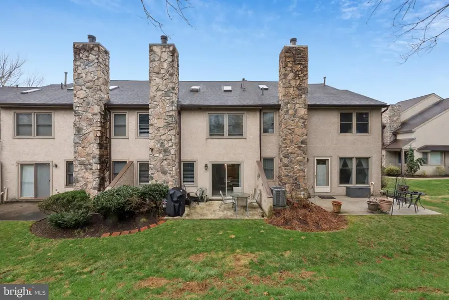 56 Woodstream Dr, Chesterbrook, PA 19087 - #3