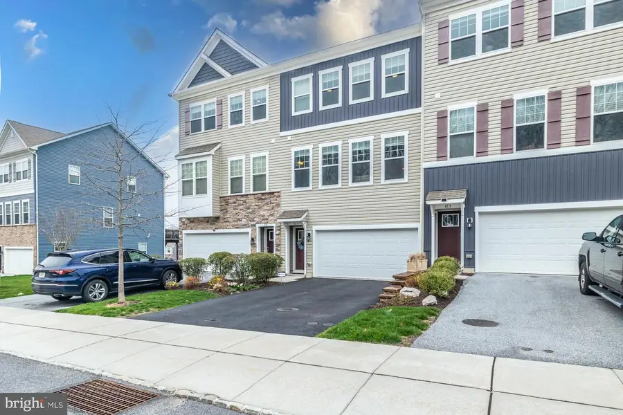 321 Dawson Pl, Downingtown, PA 19335 - #2