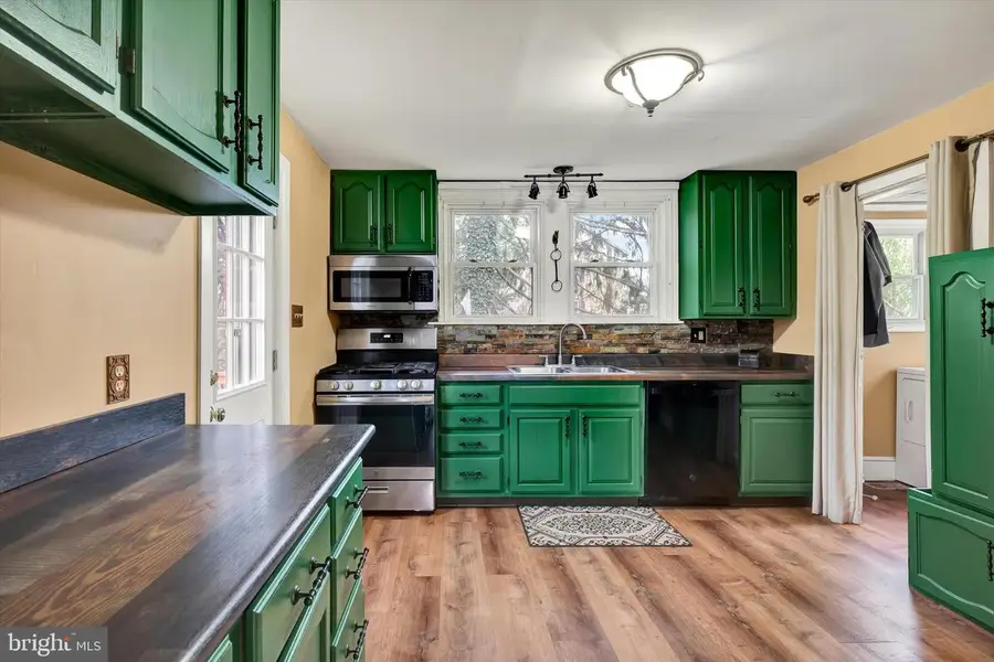 803 Pughtown Rd, Spring City, PA 19475 - #2