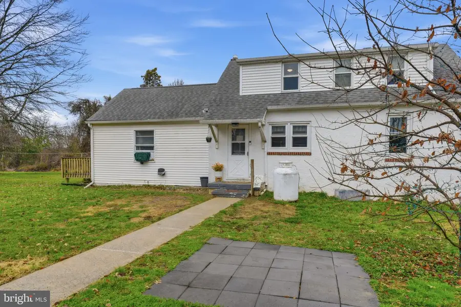 268 Ellicott Rd, Avondale, PA 19311 - #3