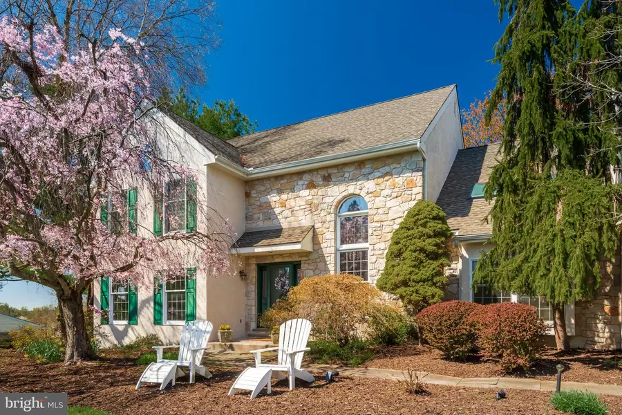 347 Harshaw Dr, Chester Springs, PA 19425 - #2