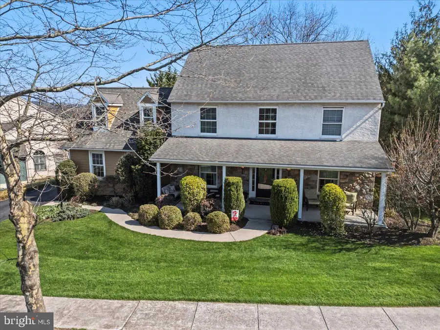 2 Parkside Dr, Elverson, PA 19520 - #2