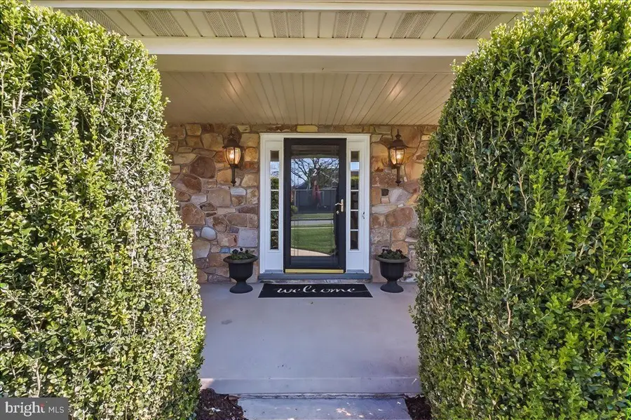 2 Parkside Dr, Elverson, PA 19520 - #3