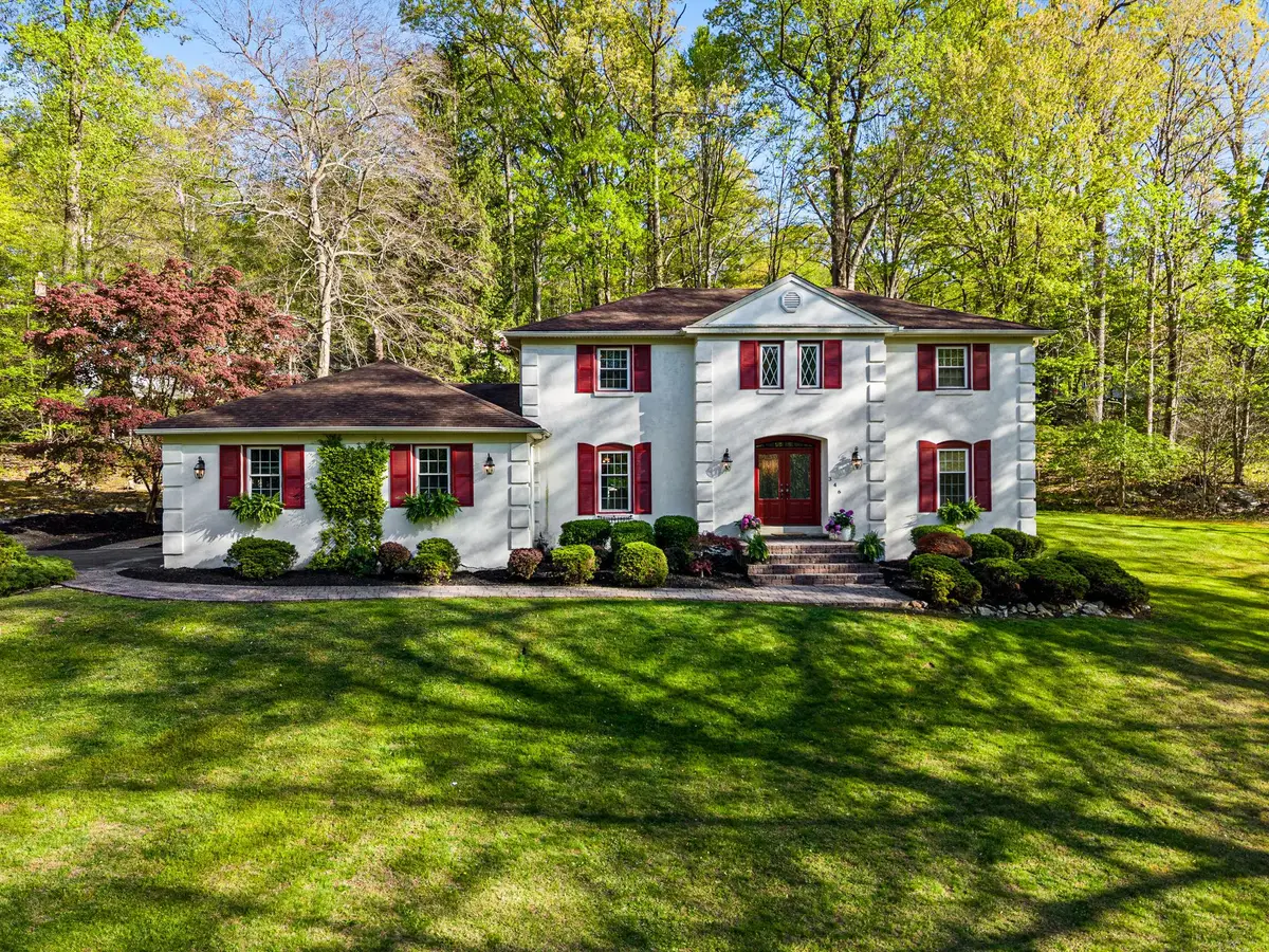 346 N Woodmont Dr, Downingtown, PA 19335 - #1