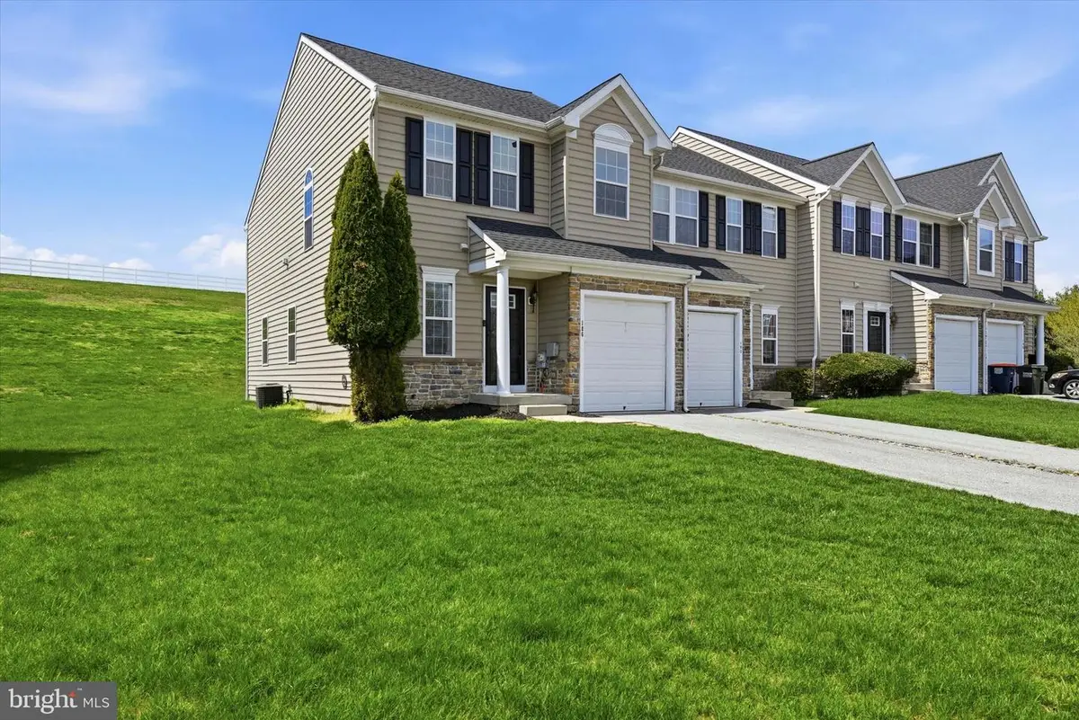 186 Tulsk Rd, Avondale, PA 19311 - #1