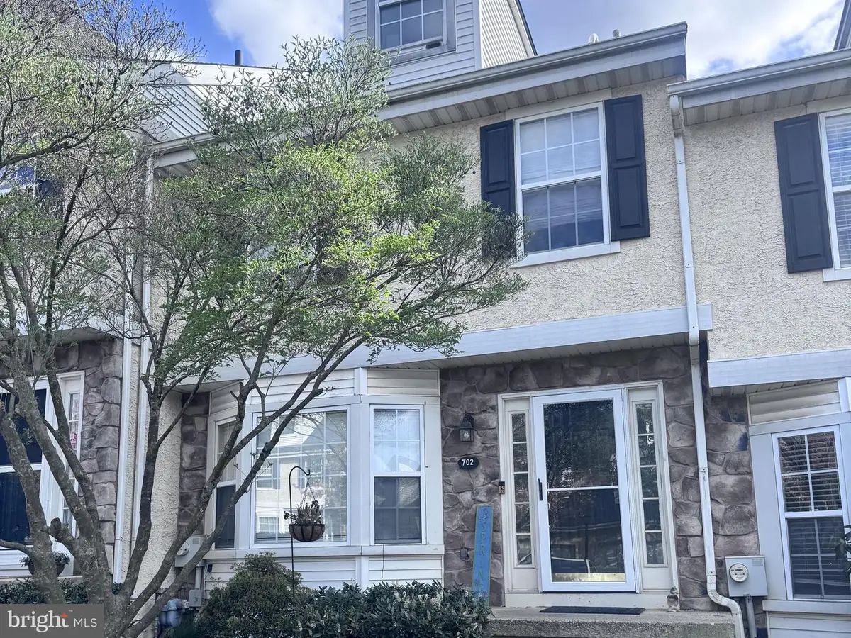 702 Coventry Pointe Ln, Pottstown, PA 19465 - #1