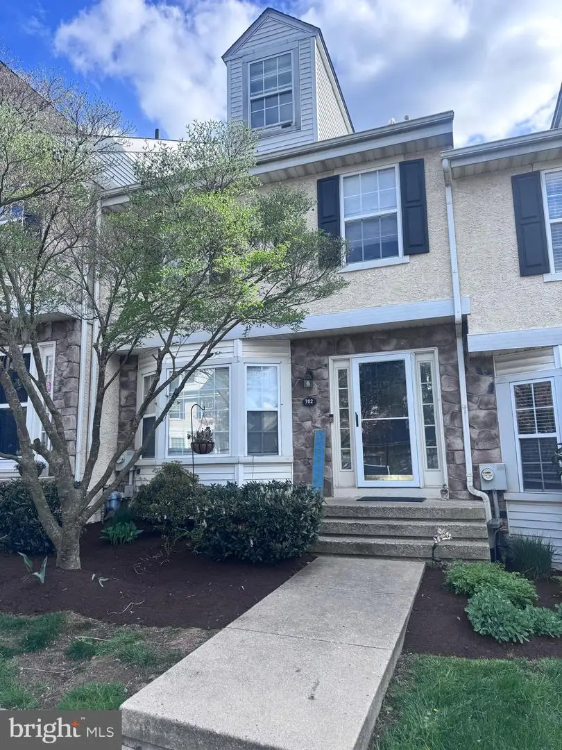 702 Coventry Pointe Ln, Pottstown, PA 19465 - #2