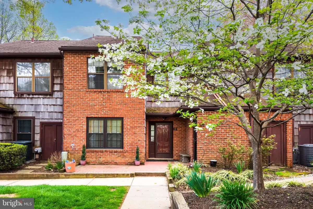 18 Witherspoon Ct, Chesterbrook, PA 19087 - #1