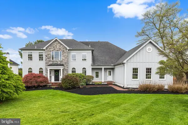 327 Twin Pond Dr, WEST CHESTER, PA 19382