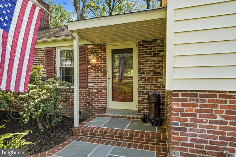 388 Castlewood Dr, Devon, PA 19333 - #2