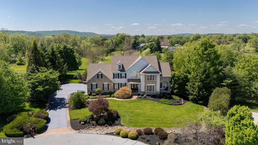 93 Hearthstone Cir, Phoenixville, PA 19460 - #2