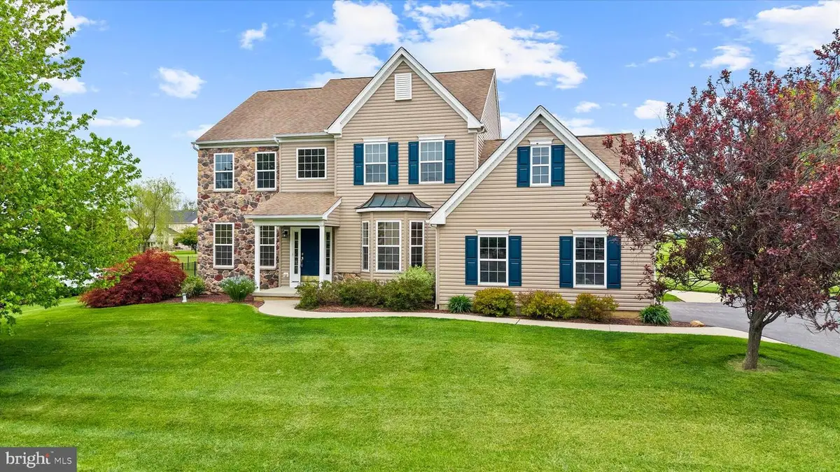 17 Allsmeer Dr, West Grove, PA 19390 - #1