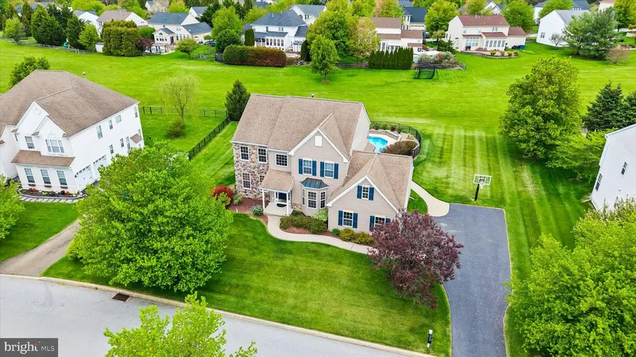 17 Allsmeer Dr, West Grove, PA 19390 - #3