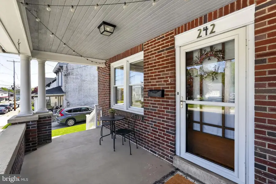 242 Church St, Downingtown, PA 19335 - #2