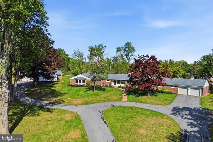 110 Ponds Edge Dr, Chadds Ford, PA 19317 - #2