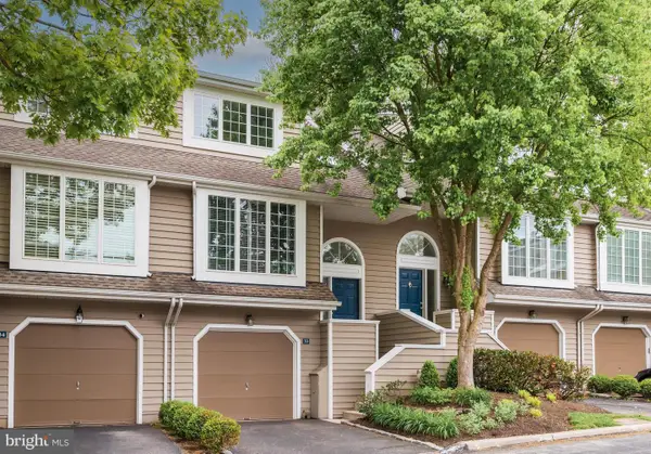 33 Cabot Ct, CHESTERBROOK, PA 19087