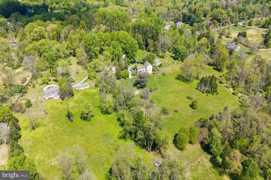 818 B Burrows Run Rd, Chadds Ford, PA 19317 - #2
