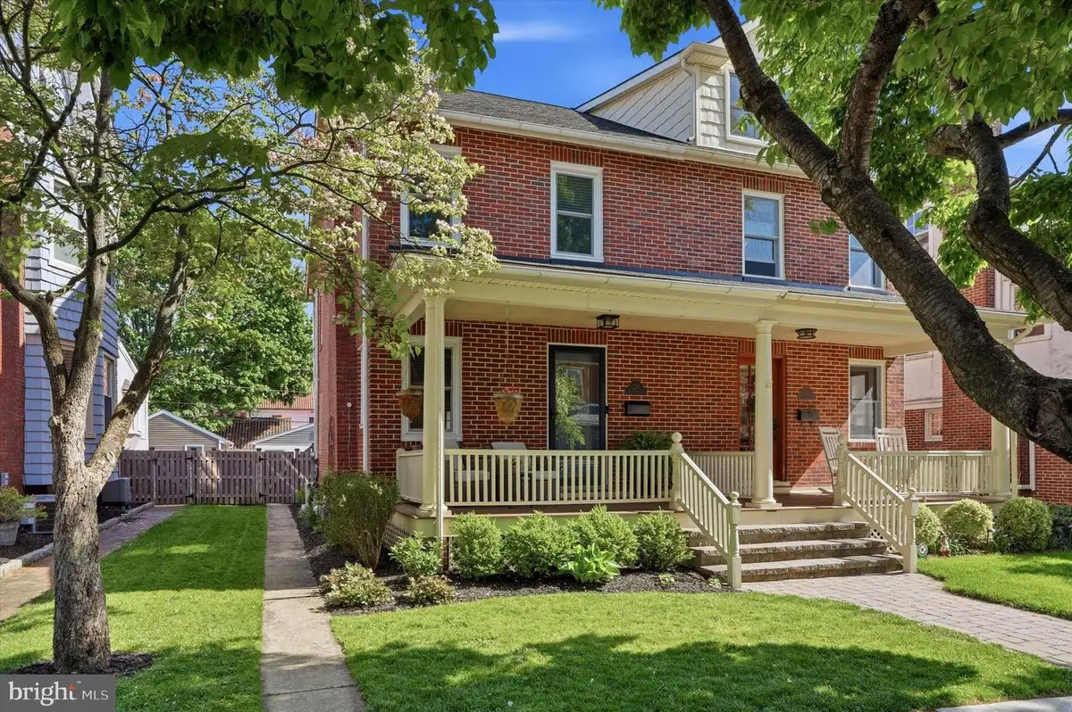 328 Dean St, West Chester, PA 19382 - #1