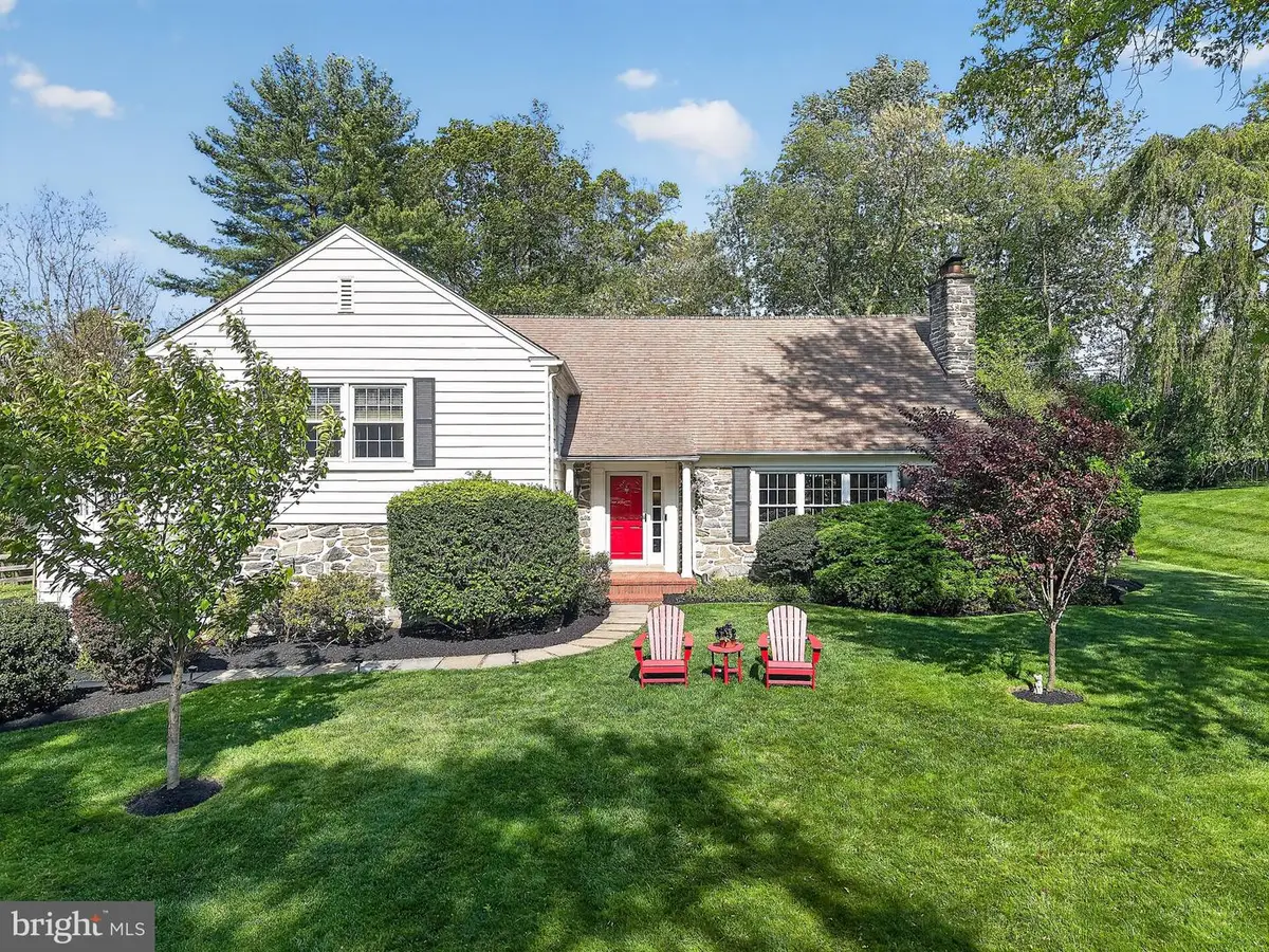 135 Clover Hill Ln, Wayne, PA 19087 - #1