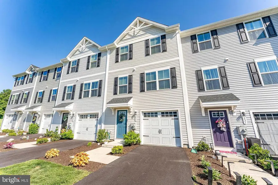 235 Hamilton Ln, Coatesville, PA 19320 - #3