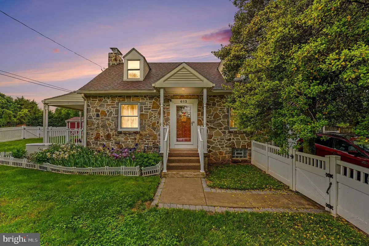 683 Ridge Rd, Spring City, PA 19475 - #1