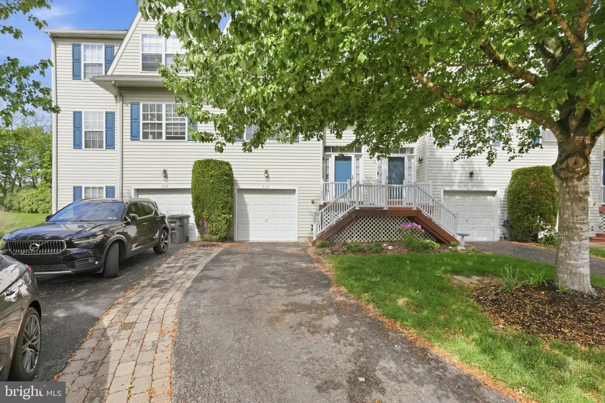 235 Buchanan Ct, Downingtown, PA 19335 - #1