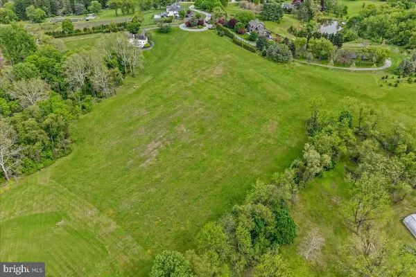 9 Deblyn V Ln, WEST CHESTER, PA 19382
