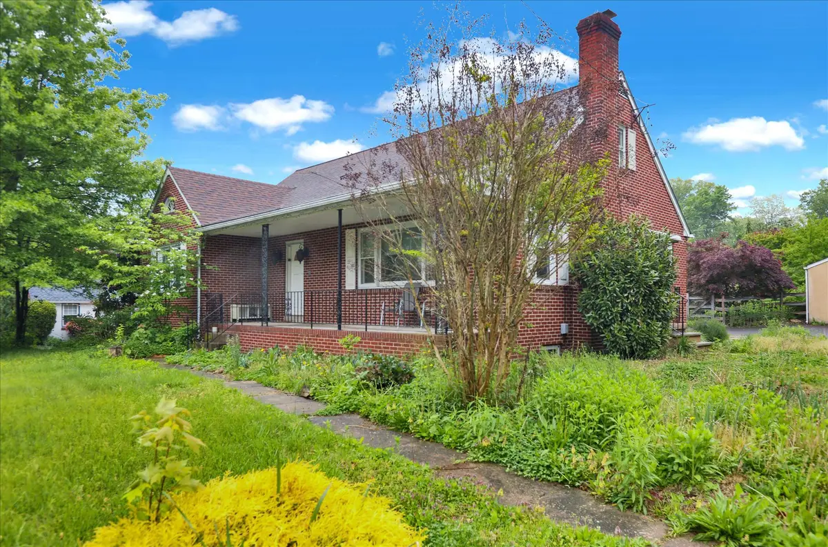90 Fricks Lock Rd, Pottstown, PA 19465 - #1
