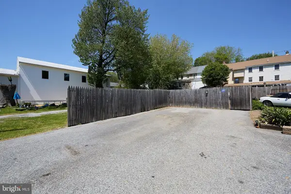 329 Front St, PARKESBURG, PA 19365