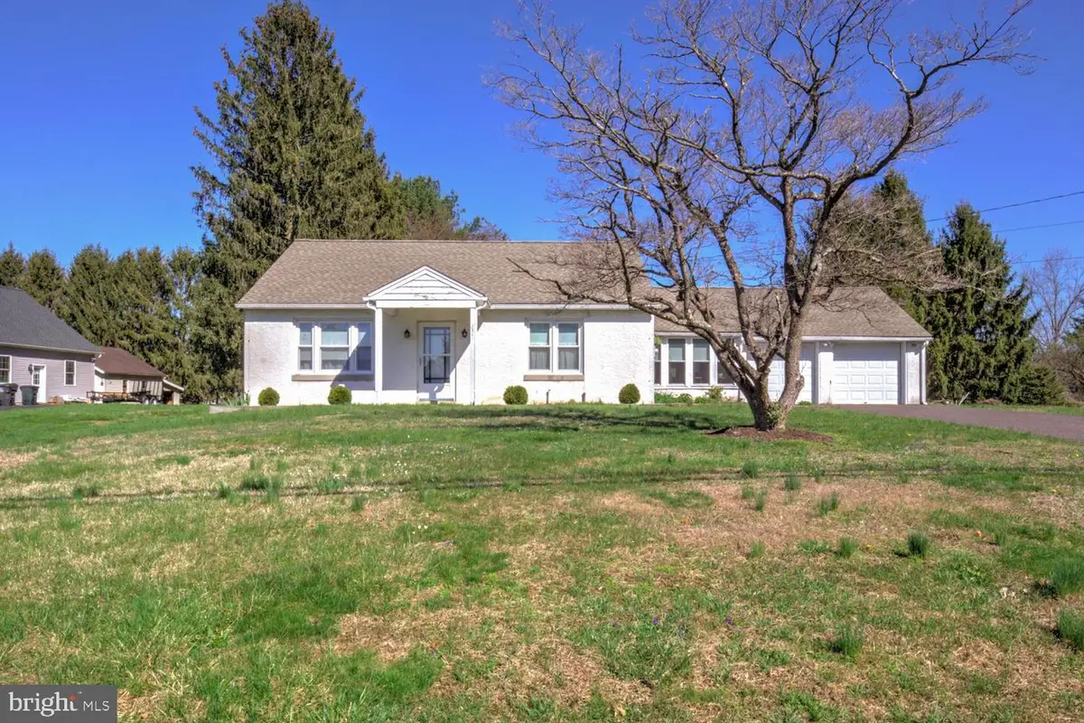 231 Warwick Rd, Elverson, PA 19520 - #1