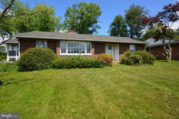15 E Locust St, OXFORD, PA 19363
