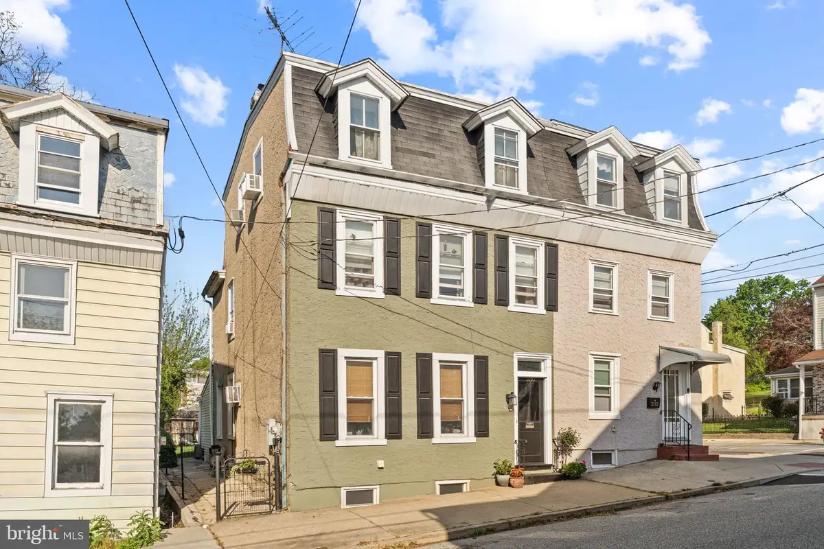 230 Ann St, Phoenixville, PA 19460 - #1
