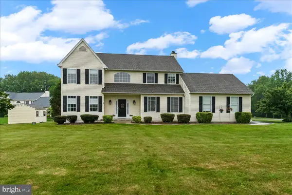 205 Warwick Ct, OXFORD, PA 19363